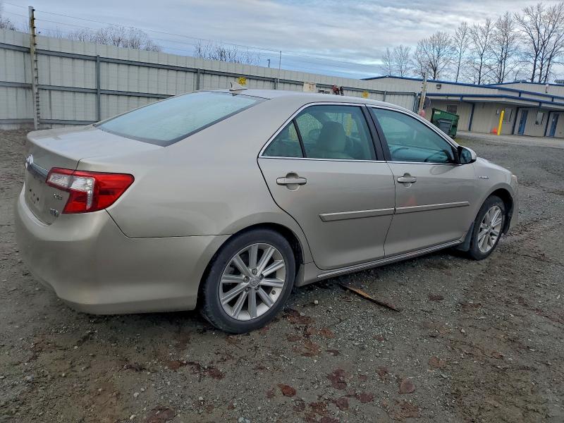 Photo 3 from auction – 2014 TOYOTA CAMRY HYBR with VIN 4T1BD1FK3EU112475