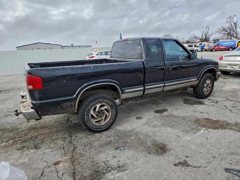 Photo 3 from auction – 2001 CHEVROLET S10 with VIN 1GCDT19W41K135350