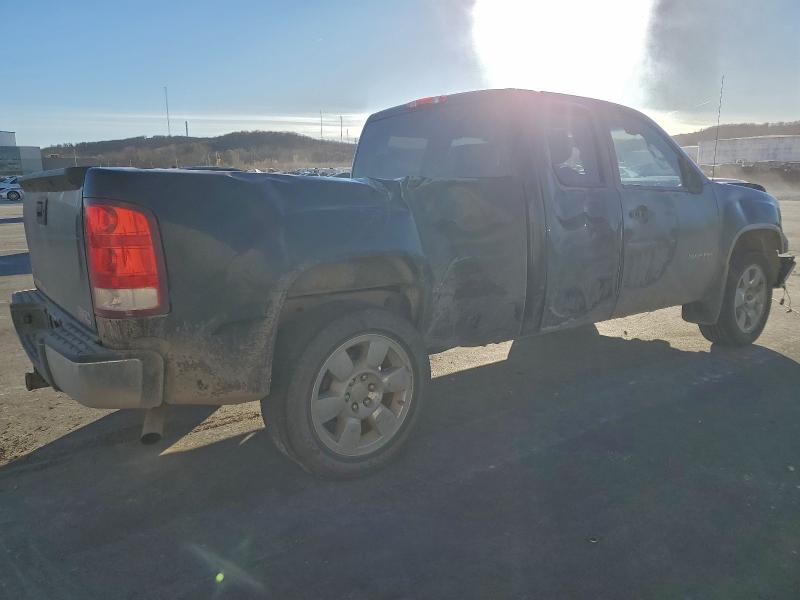 Photo 3 from auction – 2011 GMC SIERRA C15 with VIN 1GTR1VE06BZ365873
