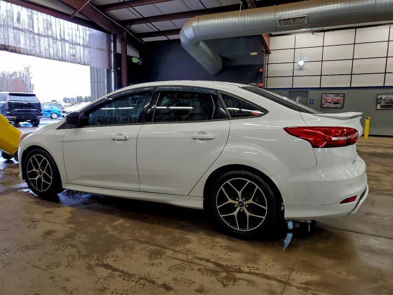 Photo 2 from auction – 2015 FORD FOCUS SE with VIN 1FADP3F22FL285594