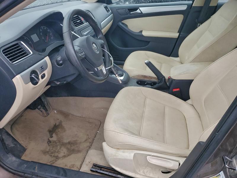 Photo 7 from auction – 2011 VOLKSWAGEN JETTA TDI with VIN 3VWLL7AJ7BM102641