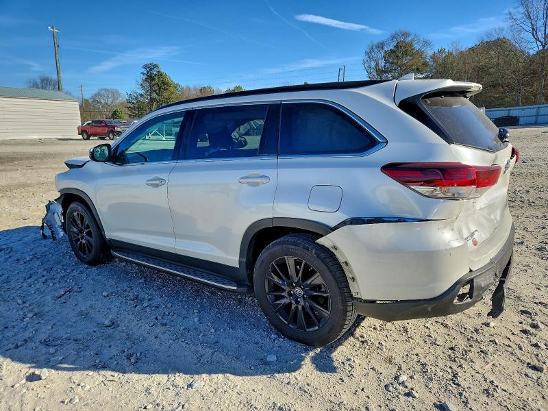 Photo 2 from auction – 2019 TOYOTA HIGHLANDER with VIN 5TDKZRFH6KS353312