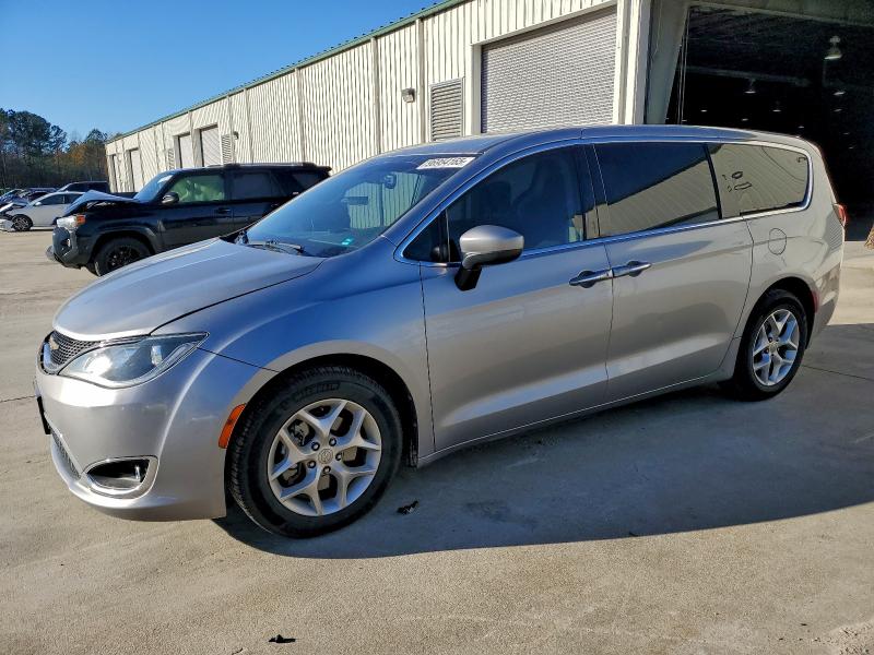 CHRYSLER PACIFICA T 2017 with VIN 2C4RC1BG1HR841339 - Photo from auction