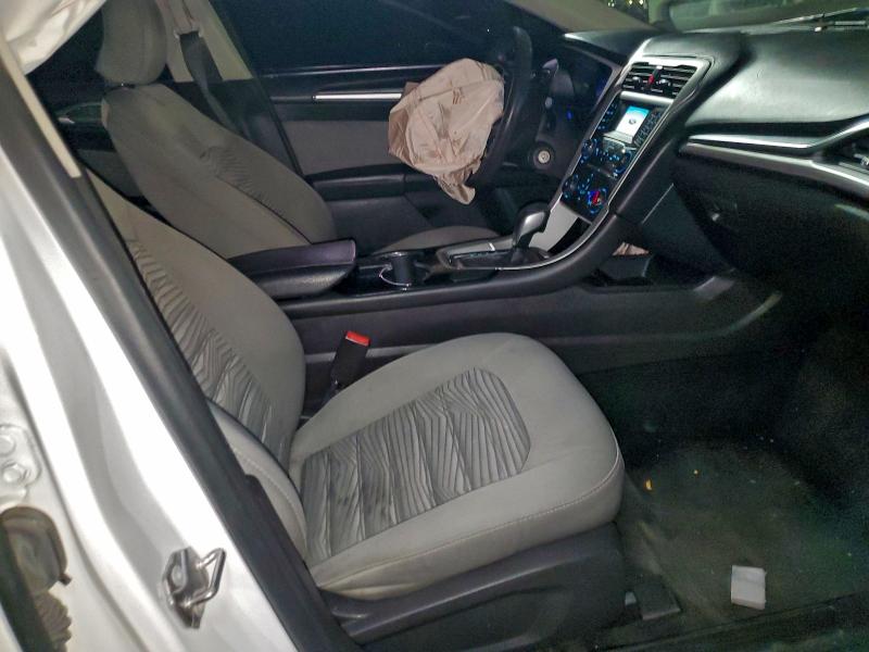 Photo 13 from auction – 2016 FORD FUSION S with VIN 3FA6P0G73GR385949