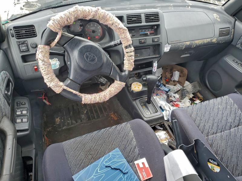 Photo 8 from auction – 1998 TOYOTA RAV4 with VIN JT3GP10V8W7029682