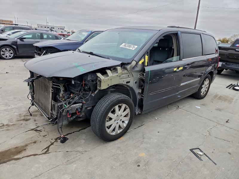 Photo 1 from auction – 2015 CHRYSLER TOWN & COU with VIN 2C4RC1BG3FR742809
