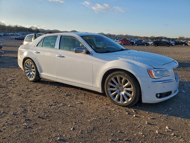 Photo 4 from auction – 2014 CHRYSLER 300C with VIN 2C3CCAETXEH119484