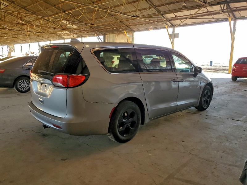 Photo 3 from auction – 2017 CHRYSLER PACIFICA L with VIN 2C4RC1CG9HR695481