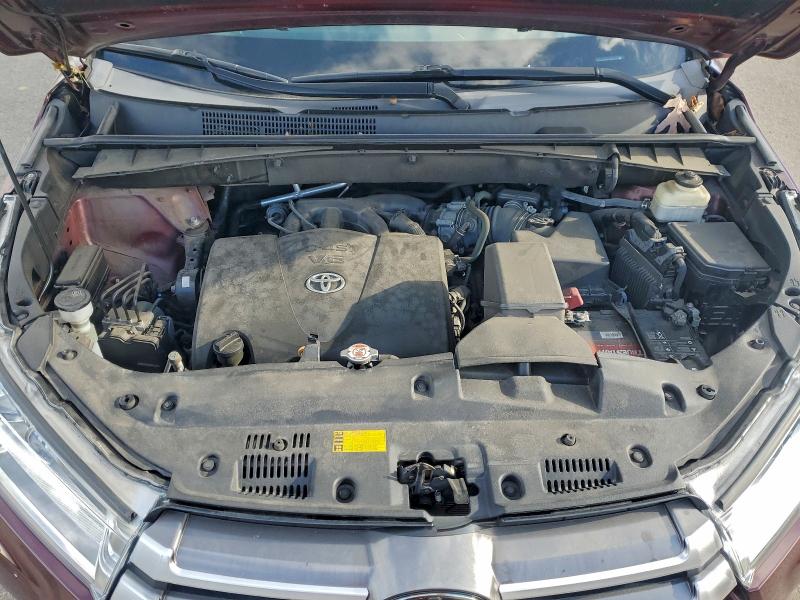 Photo 12 from auction – 2018 TOYOTA HIGHLANDER with VIN 5TDJZRFH9JS834469