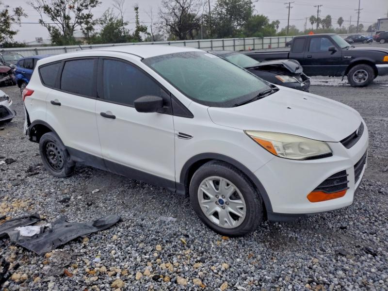 Photo 4 from auction – 2014 FORD ESCAPE S with VIN 1FMCU0F73EUB93293