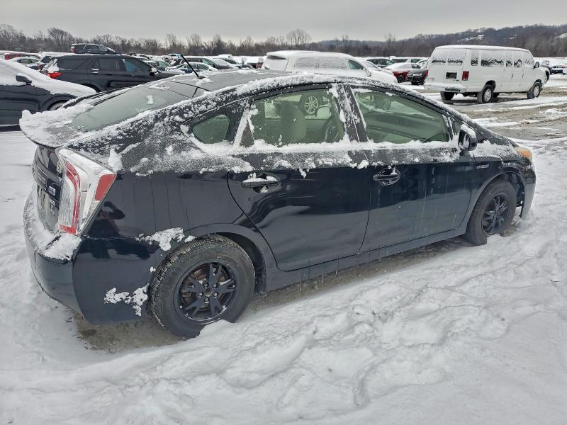 Photo 3 from auction – 2013 TOYOTA PRIUS with VIN JTDKN3DU2D1728010