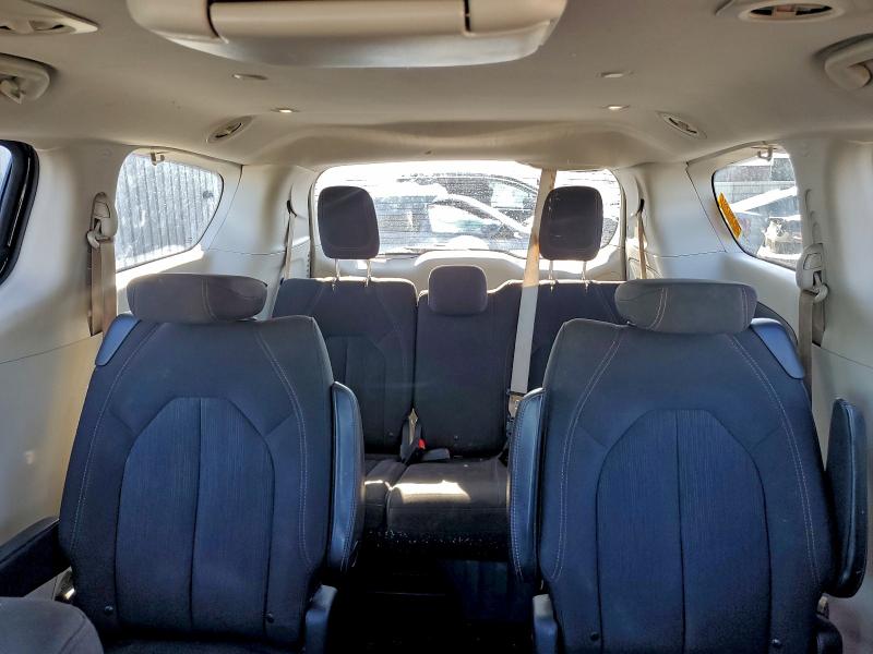 Photo 10 from auction – 2018 CHRYSLER PACIFICA T with VIN 2C4RC1FG1JR100611