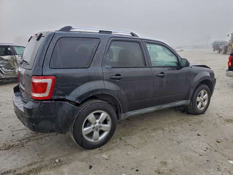 Photo 3 from auction – 2011 FORD ESCAPE LIM with VIN 1FMCU0EG4BKB57198