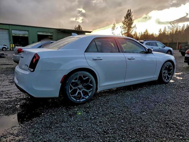 Photo 3 from auction – 2020 CHRYSLER 300 S with VIN 2C3CCABG2LH233631