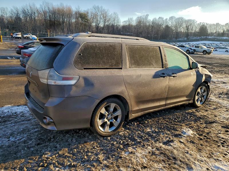 Photo 3 from auction – 2011 TOYOTA SIENNA SPO with VIN 5TDXK3DC6BS038427