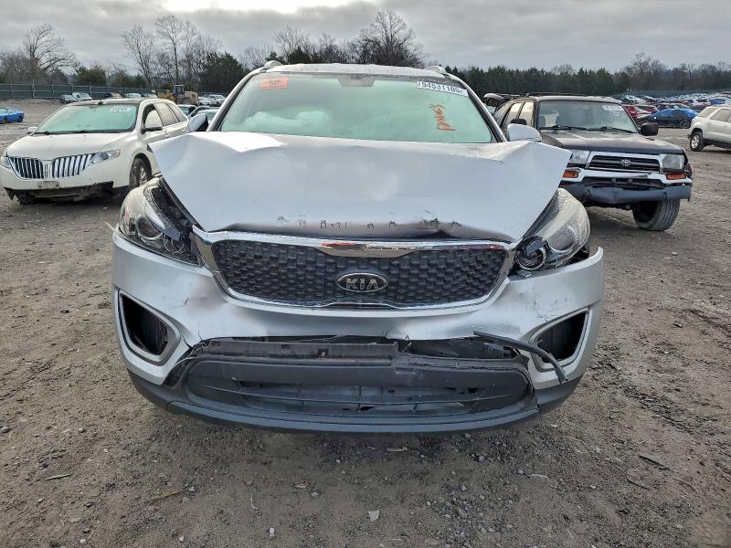Photo 5 from auction – 2016 KIA SORENTO LX with VIN 5XYPG4A33GG075774