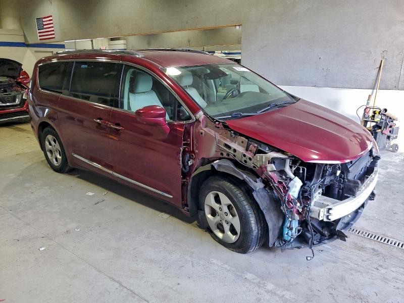 Photo 4 from auction – 2017 CHRYSLER PACIFICA T with VIN 2C4RC1EG1HR722783