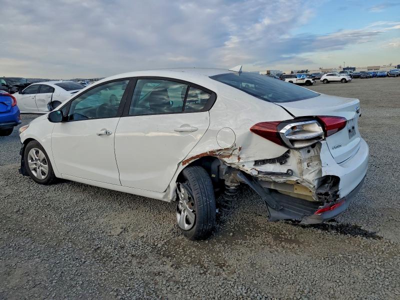 Photo 2 from auction – 2017 KIA FORTE LX with VIN 3KPFK4A73HE084048