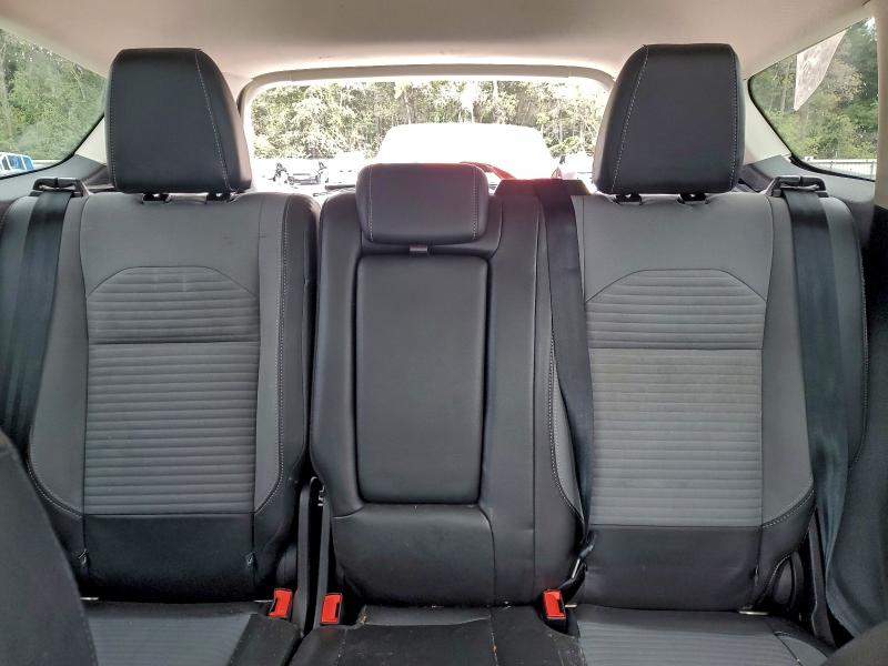 Photo 10 from auction – 2017 FORD ESCAPE SE with VIN 1FMCU0GD7HUD10267