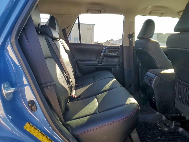 Photo 11 from auction – 2018 TOYOTA 4RUNNER SR with VIN JTEBU5JR5J5594835