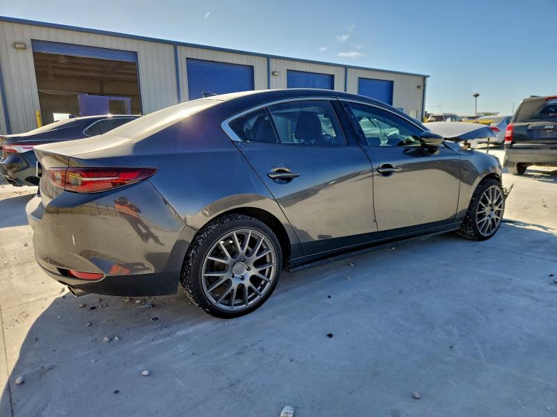 Photo 3 from auction – 2019 MAZDA 3 PREMIUM with VIN JM1BPBEM3K1133425