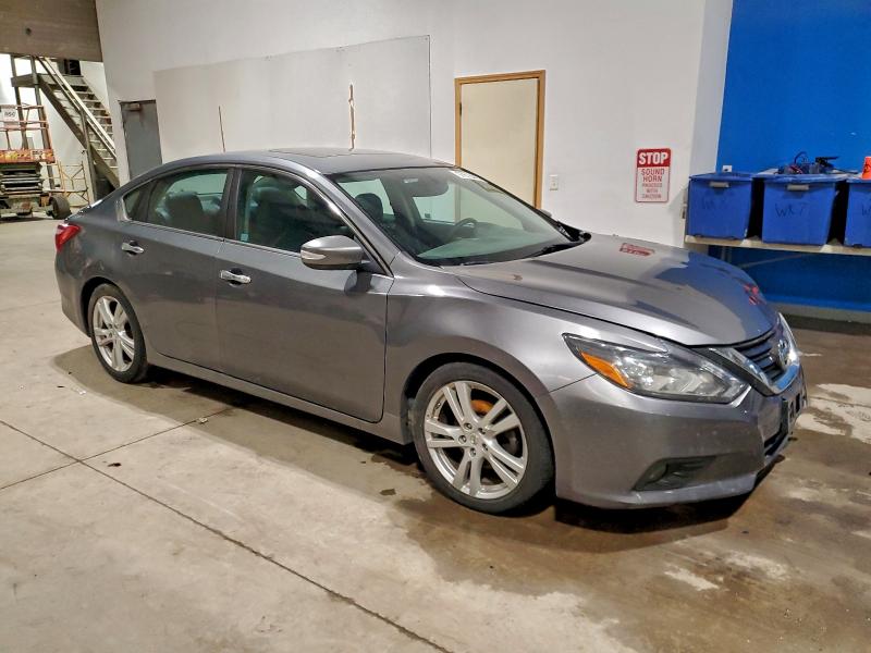 Photo 4 from auction – 2017 NISSAN ALTIMA 3.5 with VIN 1N4BL3AP1HC113999