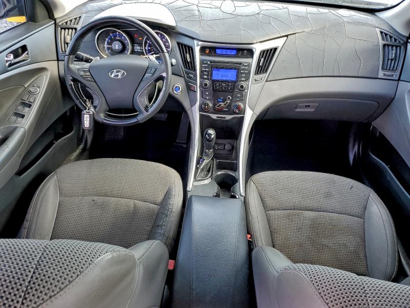 Photo 8 from auction – 2012 HYUNDAI SONATA SE with VIN 5NPEC4AC5CH424746