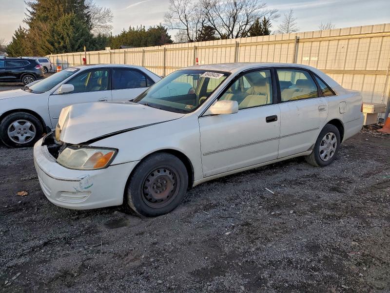 TOYOTA AVALON XL 2000 with VIN 4T1BF28B5YU001900 - Photo from auction