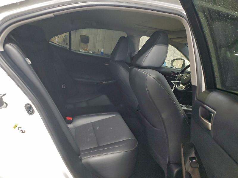 Photo 10 from auction – 2017 LEXUS IS 300 with VIN JTHCM1D27H5021007