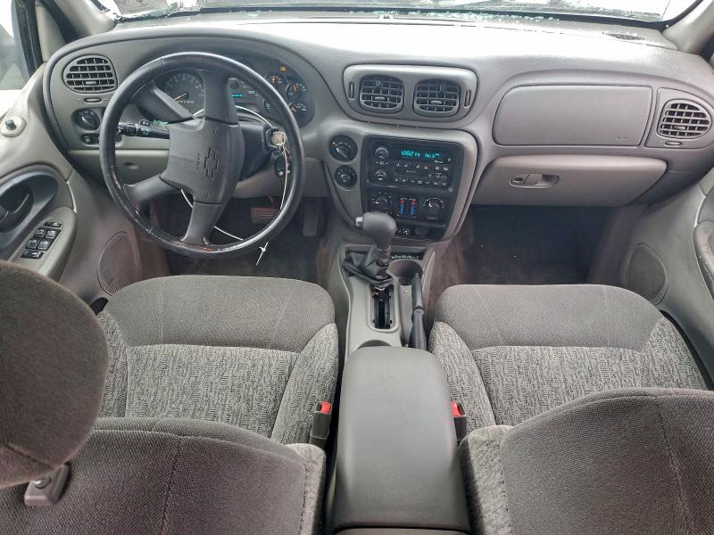 Photo 8 from auction – 2002 CHEVROLET TRAILBLAZE with VIN 1GNDT13S622322314