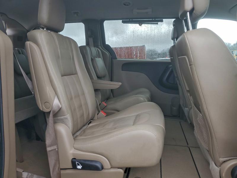 Photo 11 from auction – 2013 CHRYSLER TOWN & COU with VIN 2C4RC1BG3DR648894