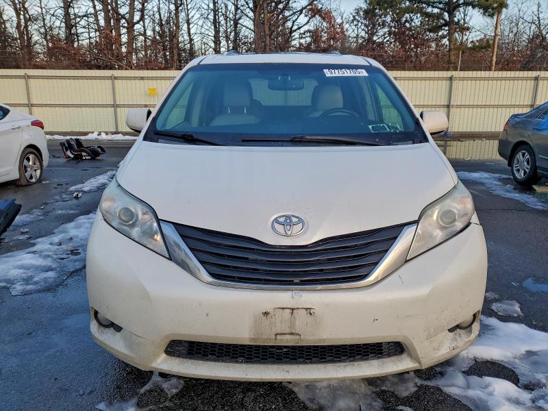 Photo 5 from auction – 2015 TOYOTA SIENNA with VIN 5TDDK3DC7FS121972
