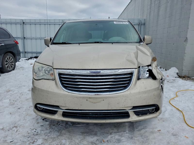 Photo 5 from auction – 2016 CHRYSLER TOWN & COU with VIN 2C4RC1BG2GR199289