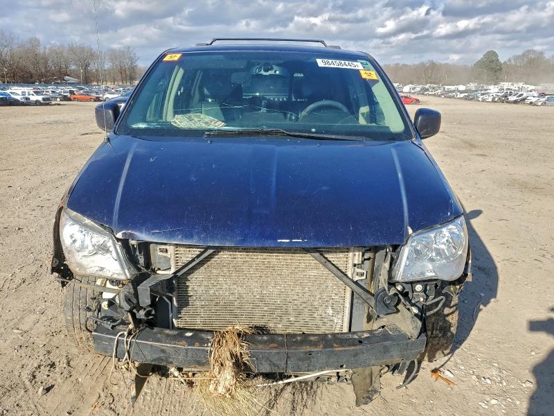 Photo 5 from auction – 2014 CHRYSLER TOWN & COU with VIN 2C4RC1BG0ER348800