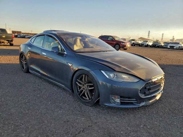Photo 4 from auction – 2015 TESLA MODEL S with VIN 5YJSA1E27FF108602
