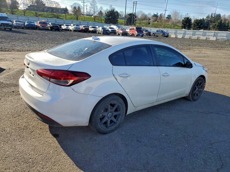 Photo 3 from auction – 2017 KIA FORTE LX with VIN 3KPFK4A79HE038210