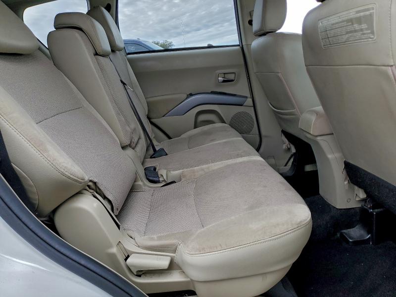 Photo 11 from auction – 2010 MITSUBISHI OUTLANDER with VIN JA4AS3AW5AZ007486