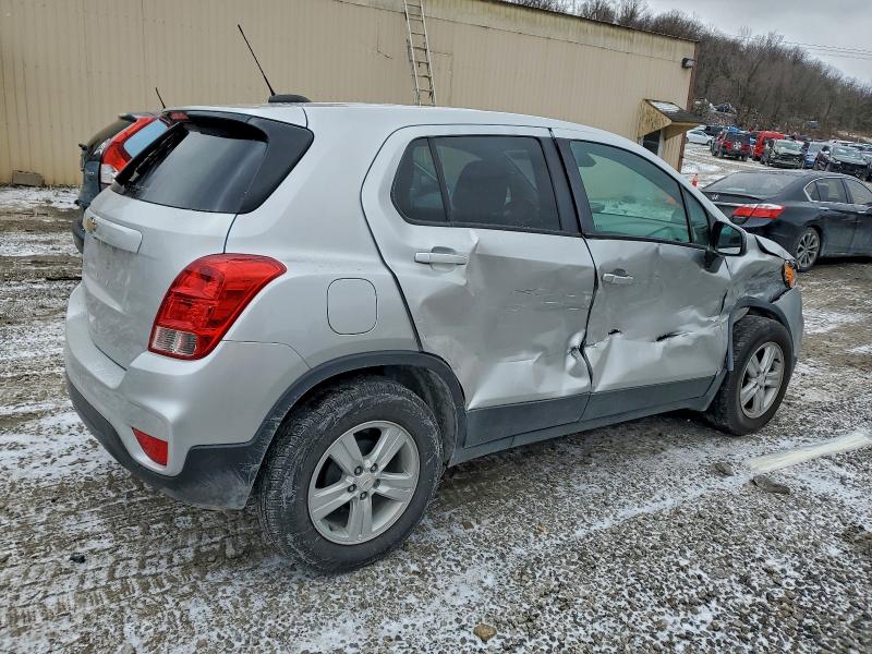 Photo 3 from auction – 2020 CHEVROLET TRAX LS with VIN KL7CJKSB8LB017901