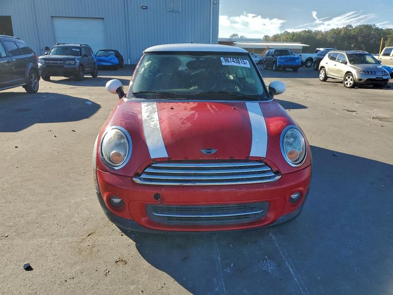 Photo 5 from auction – 2011 MINI COOPER with VIN WMWSU3C59BT184536