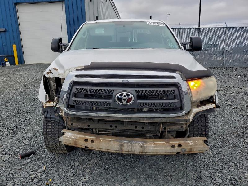 Photo 5 from auction – 2011 TOYOTA TUNDRA with VIN 5TFCY5F12BX011708
