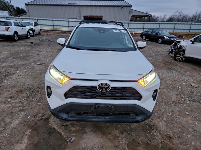 Photo 5 from auction – 2021 TOYOTA RAV4 XLE with VIN 2T3P1RFV0MC242549