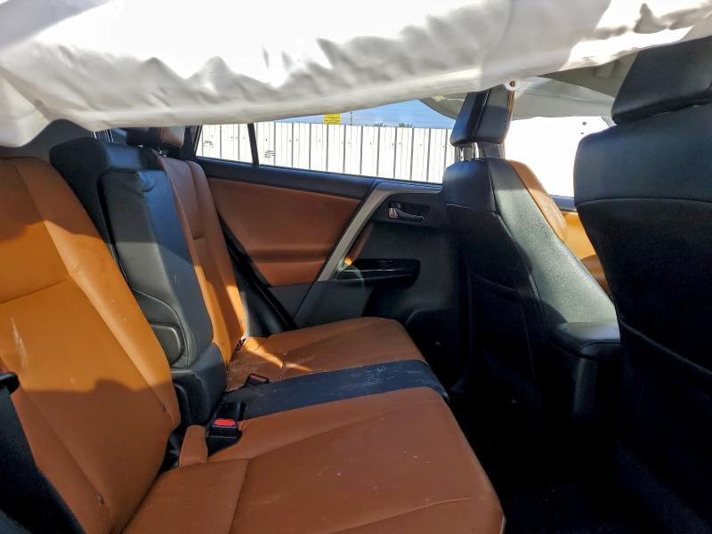 Photo 11 from auction – 2018 TOYOTA RAV 4 with VIN 2T3DFREV8JW768900