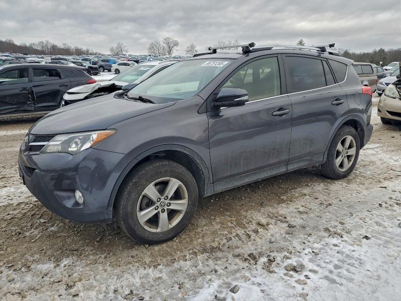 TOYOTA RAV4 XLE 2015 with VIN JTMRFREV4FJ047405 - Photo from auction