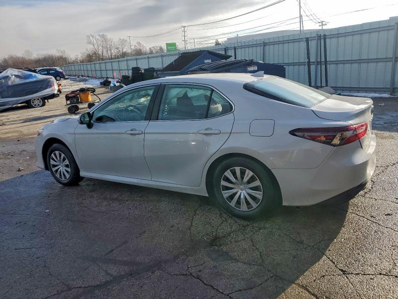 Photo 2 from auction – 2022 TOYOTA CAMRY LE with VIN 4T1C31AK7NU038122