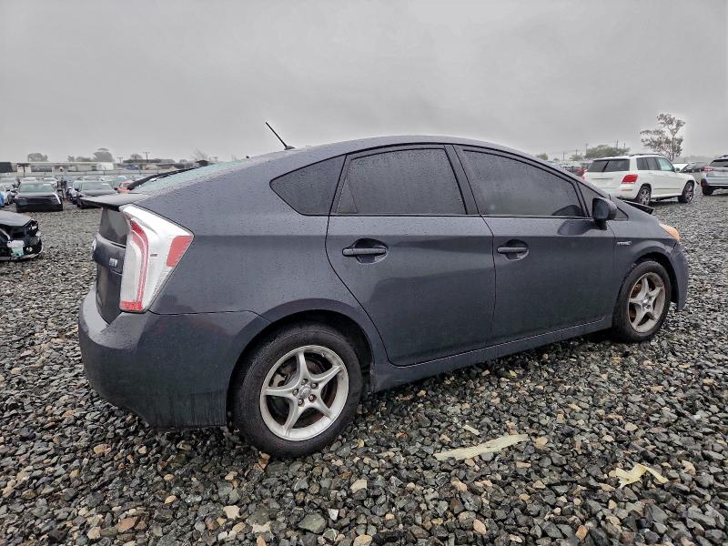 Photo 3 from auction – 2014 TOYOTA PRIUS with VIN JTDKN3DUXE1742416