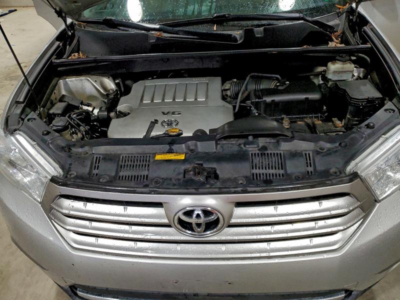 Photo 12 from auction – 2011 TOYOTA HIGHLANDER with VIN 5TDBK3EH8BS071451