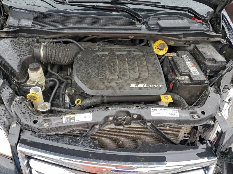 Photo 12 from auction – 2015 CHRYSLER TOWN & COU with VIN 2C4RC1GG0FR716550