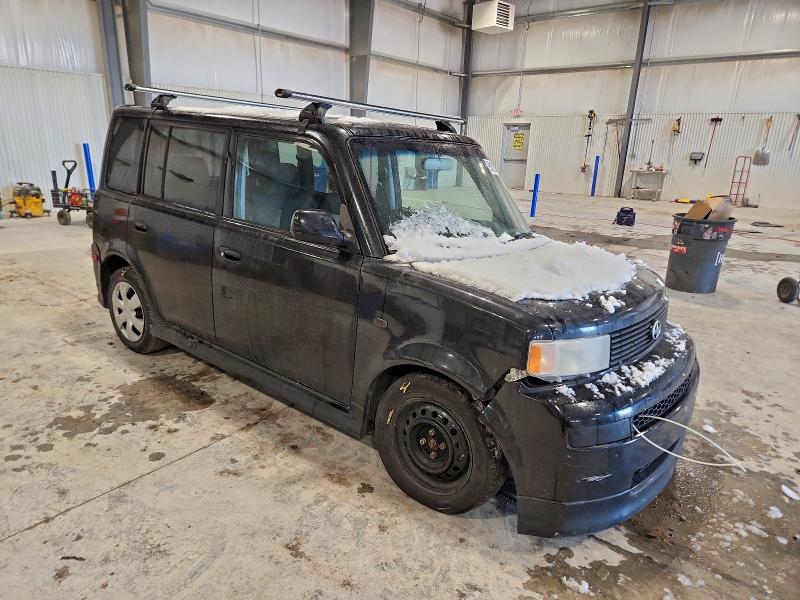 Photo 4 from auction – 2005 TOYOTA SCION XB with VIN JTLKT324054027379