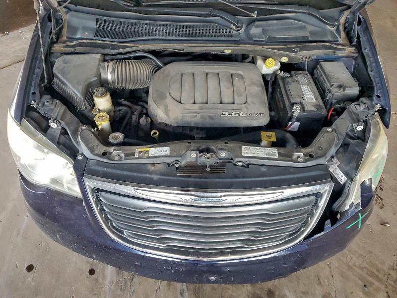 Photo 12 from auction – 2016 CHRYSLER TOWN & COU with VIN 2C4RC1BG8GR294472