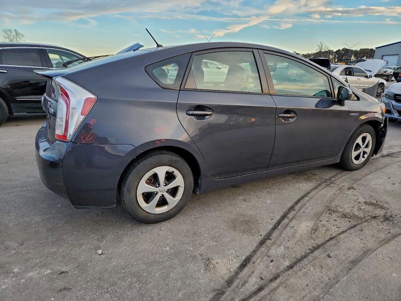 Photo 3 from auction – 2015 TOYOTA PRIUS with VIN JTDKN3DU9F0476930